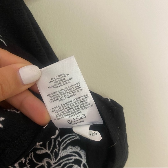 Express Embroidered Floral Crop‎ Top - Picture 6 of 6